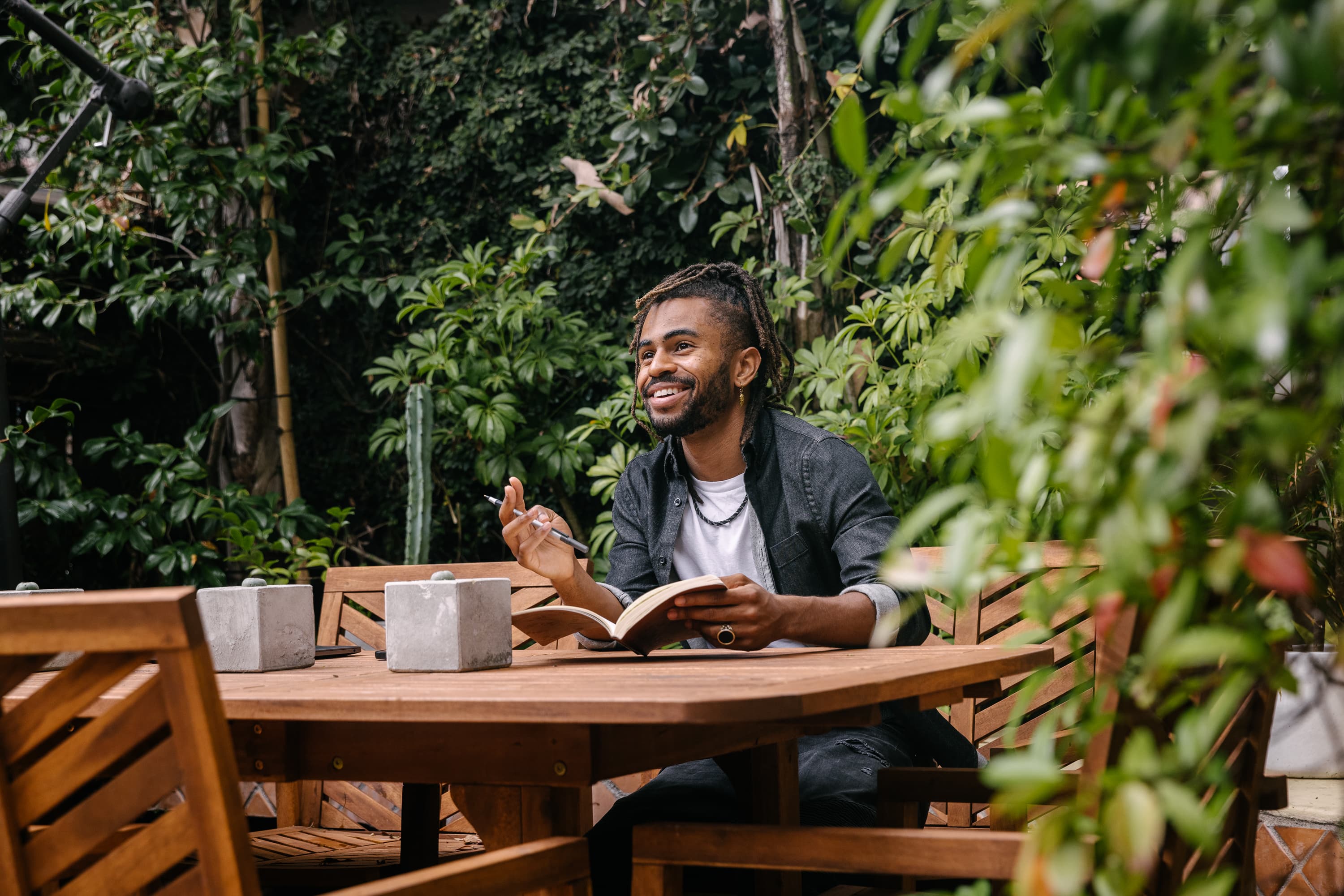 Portrait of Imari Tuakli, founder of Protagonist and writer of the Substack newsletter